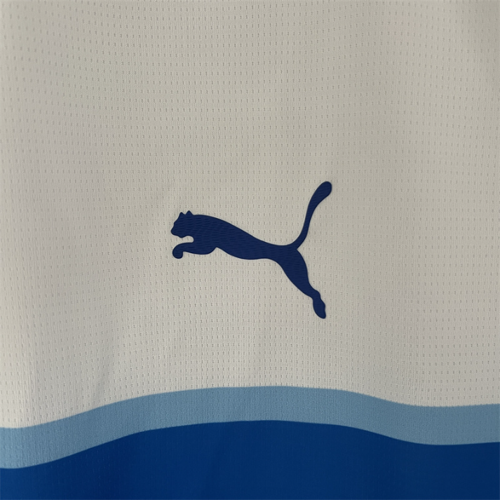 2024-25 Club Universidad Católica Home Kit